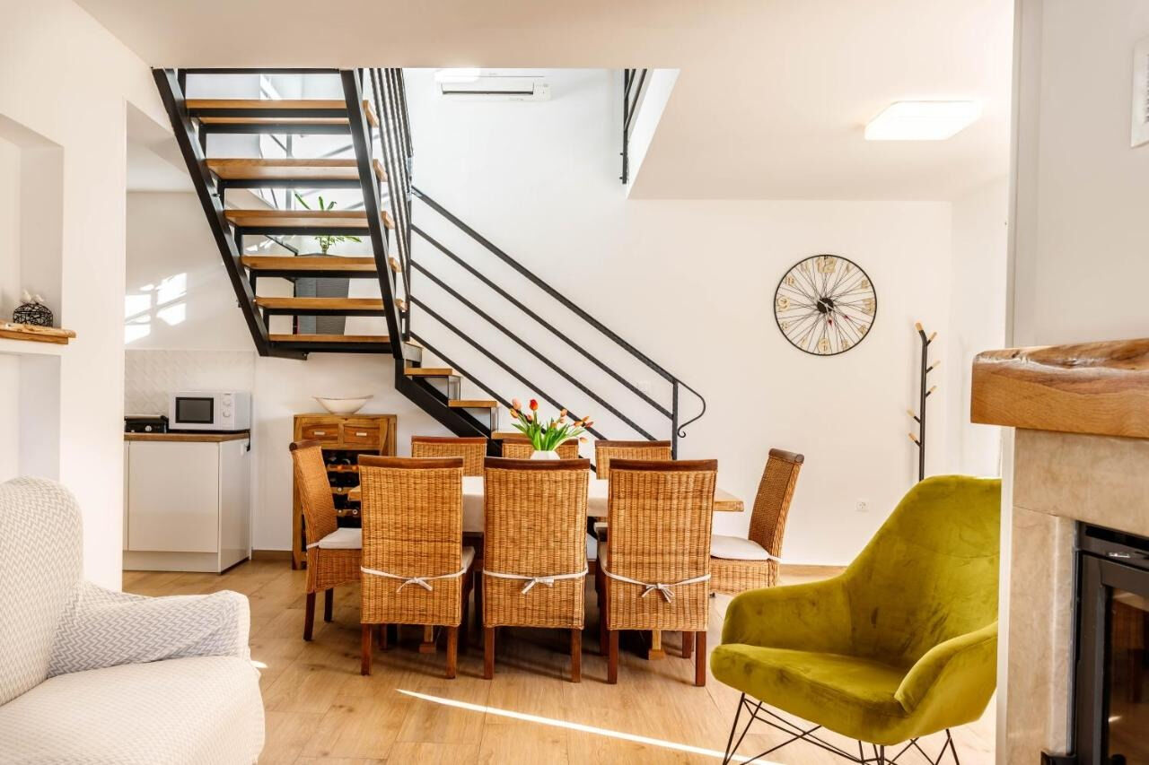 House Jurica 110961-K1