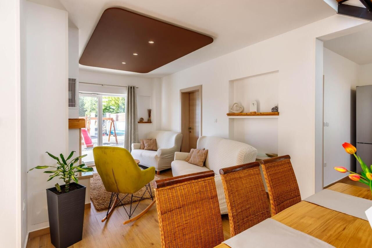House Jurica 110961-K1