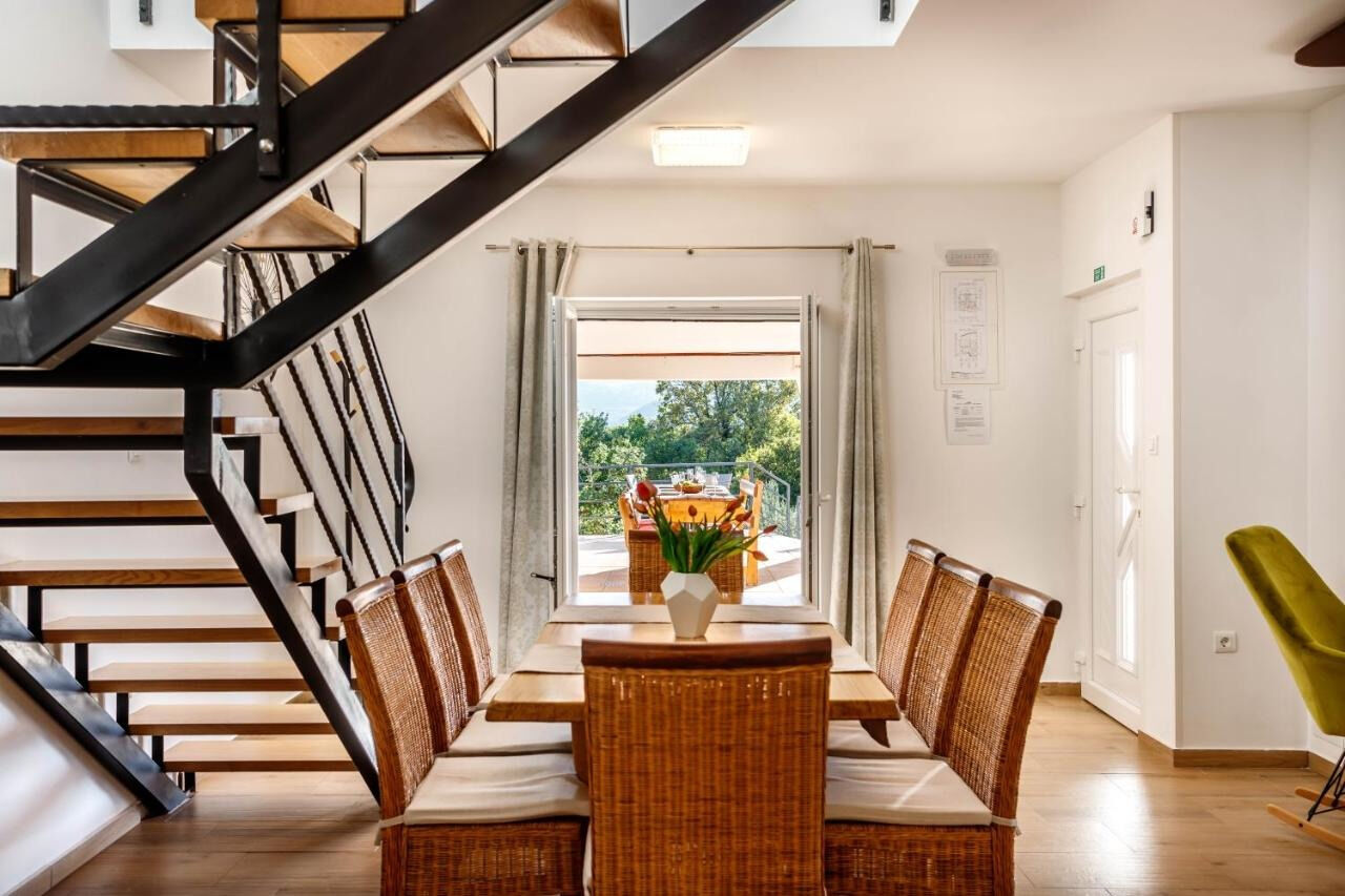 House Jurica 110961-K1