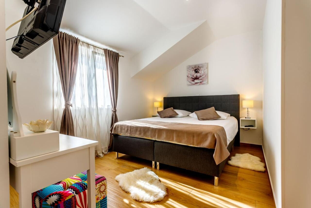 House Jurica 110961-K1