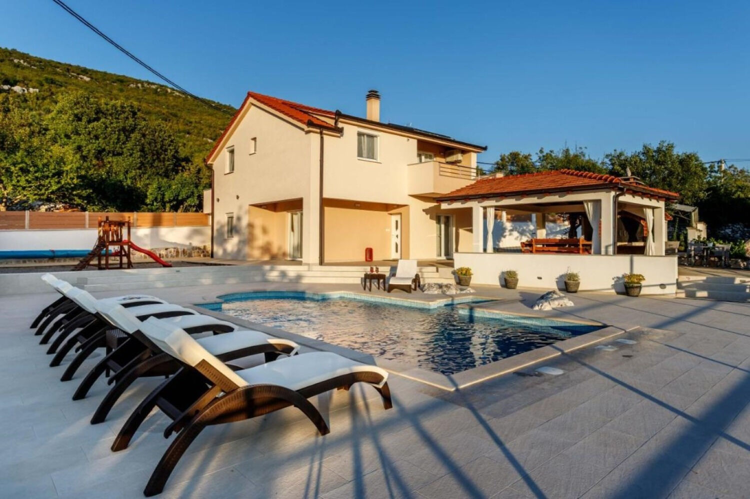 House Jurica 110961-K1