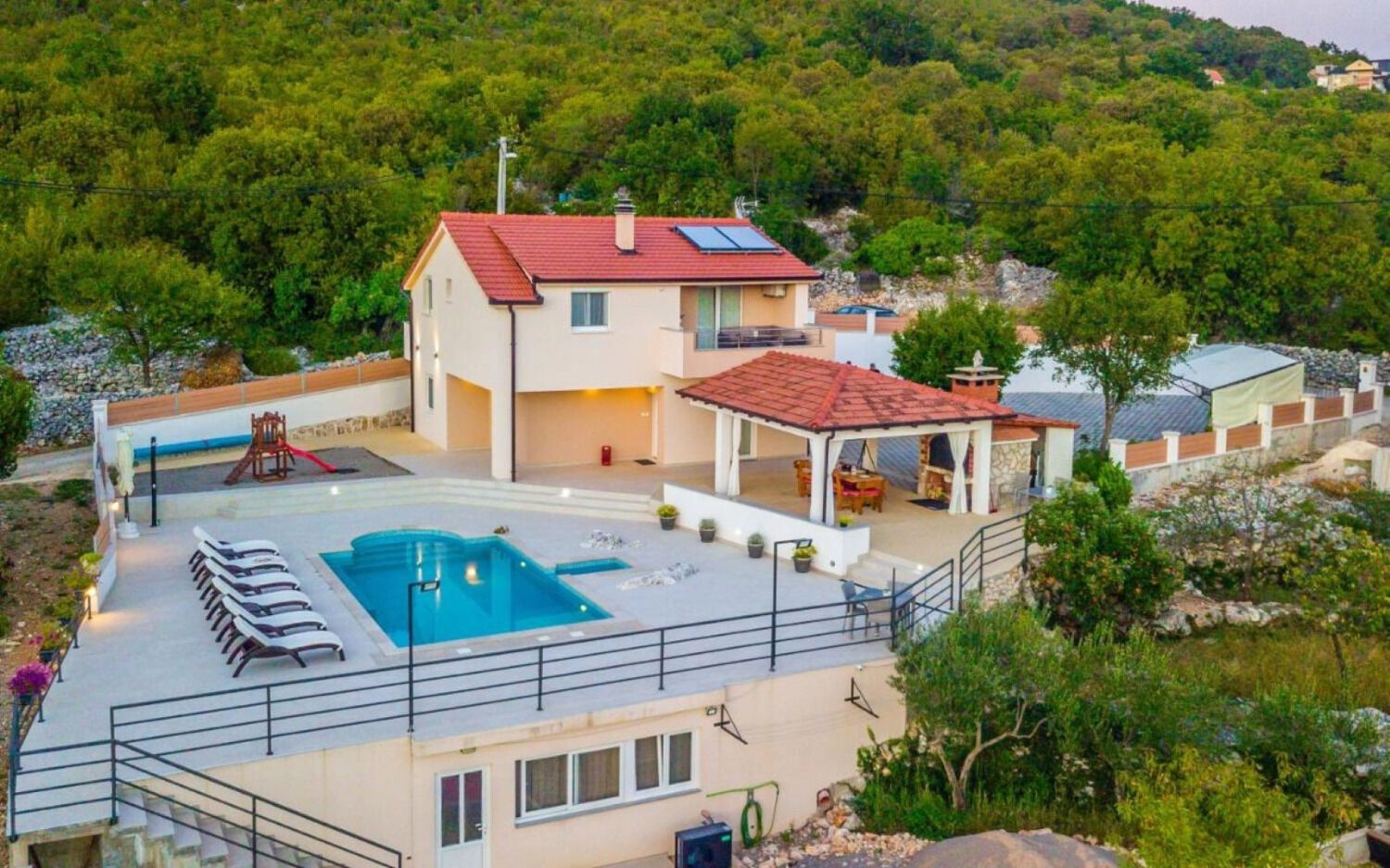House Jurica 110961-K1