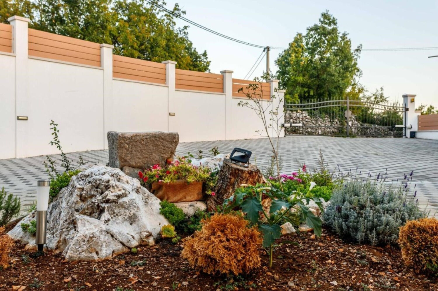 House Jurica 110961-K1