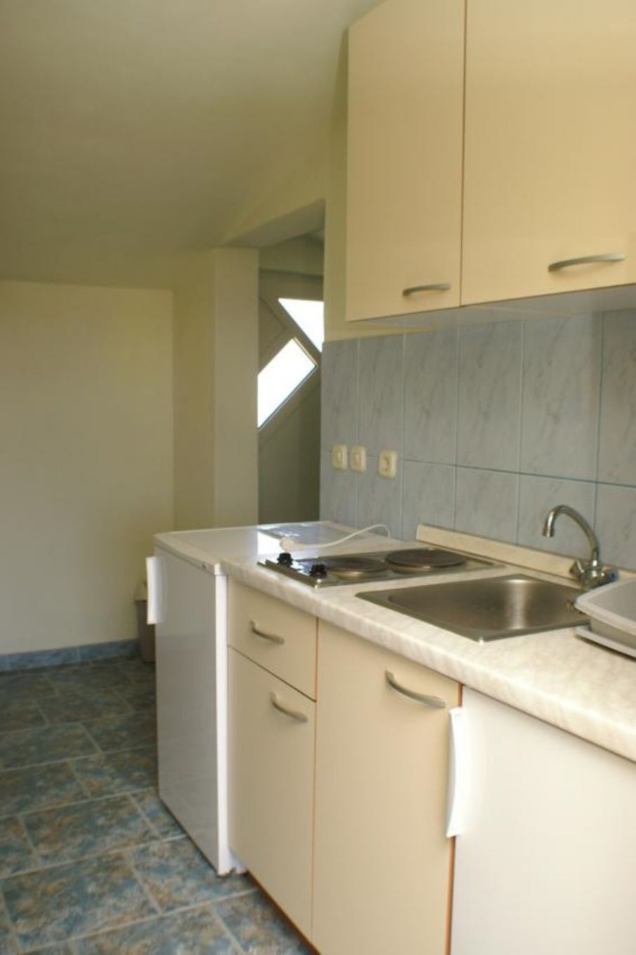 Apartments Barry 111001-A1