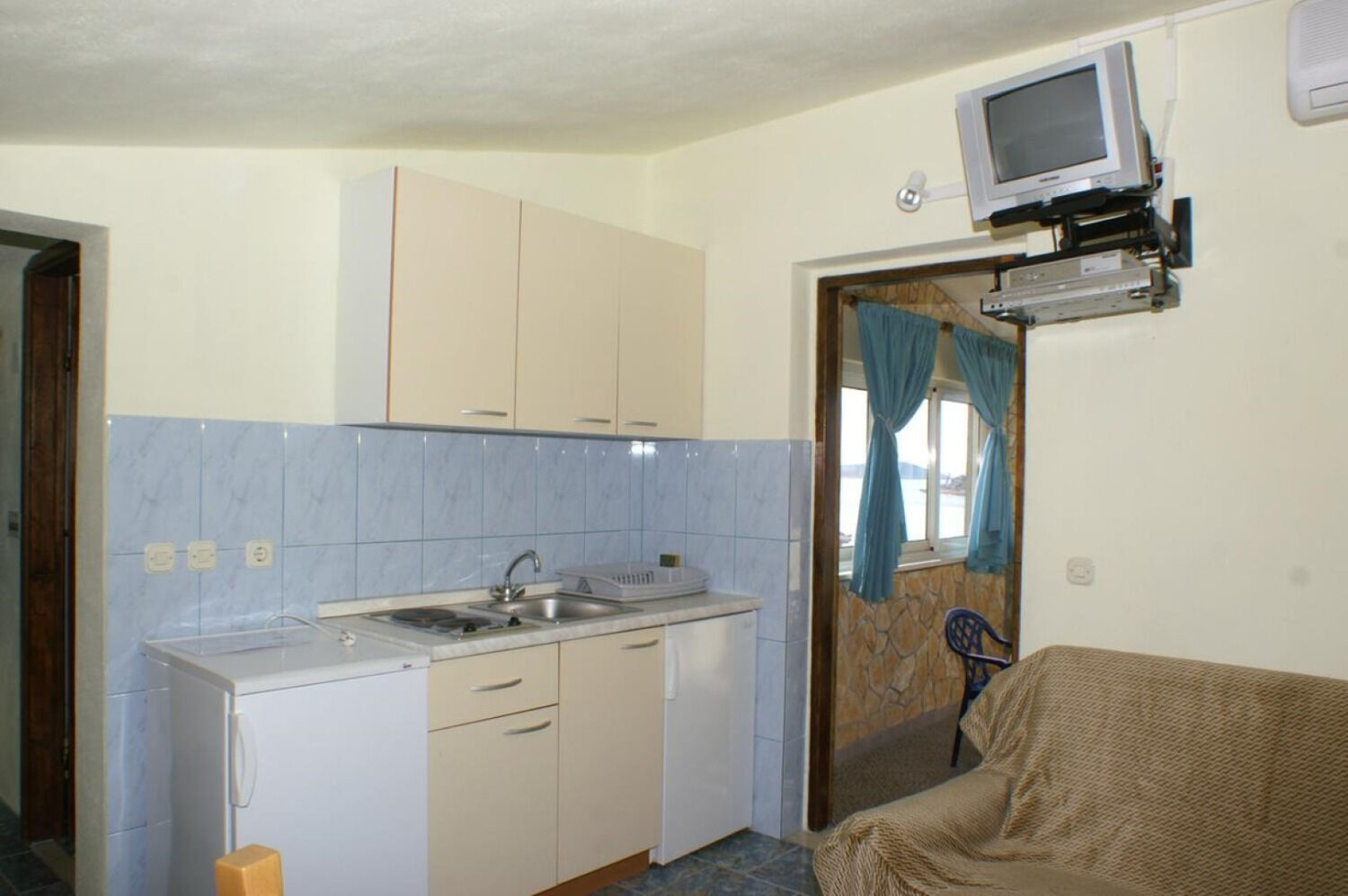 Apartments Barry 111001-A1