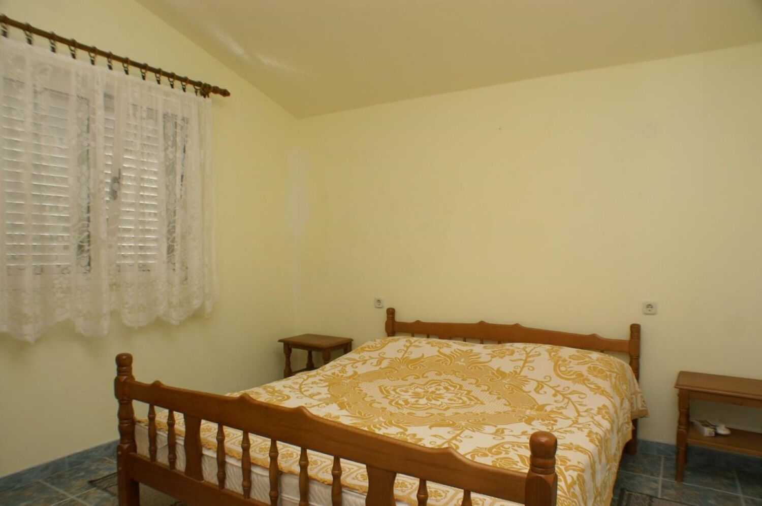 Apartments Barry 111001-A1