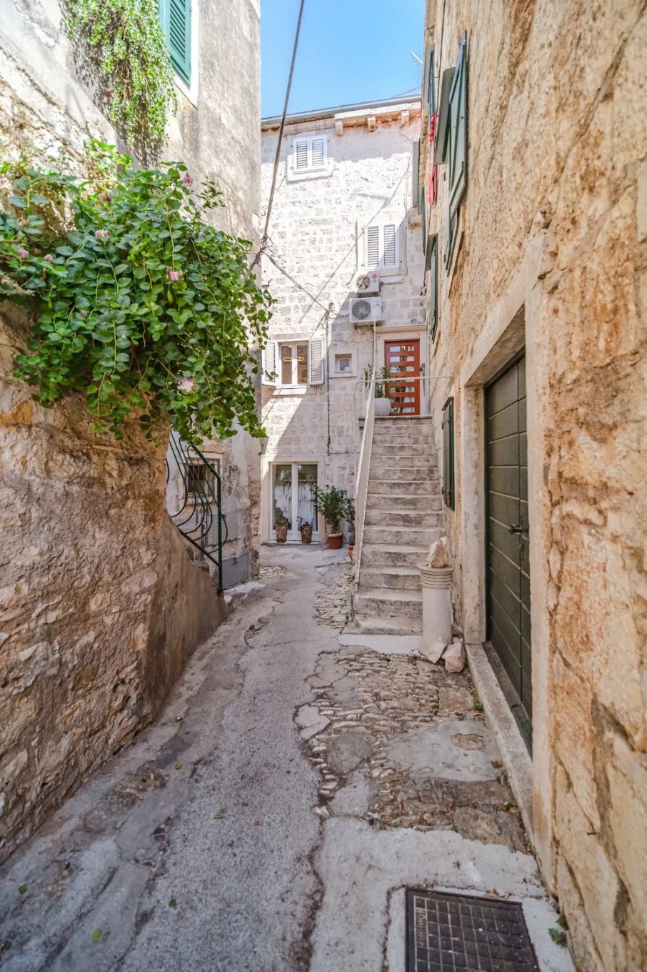 Apartment Vin 111021-A1