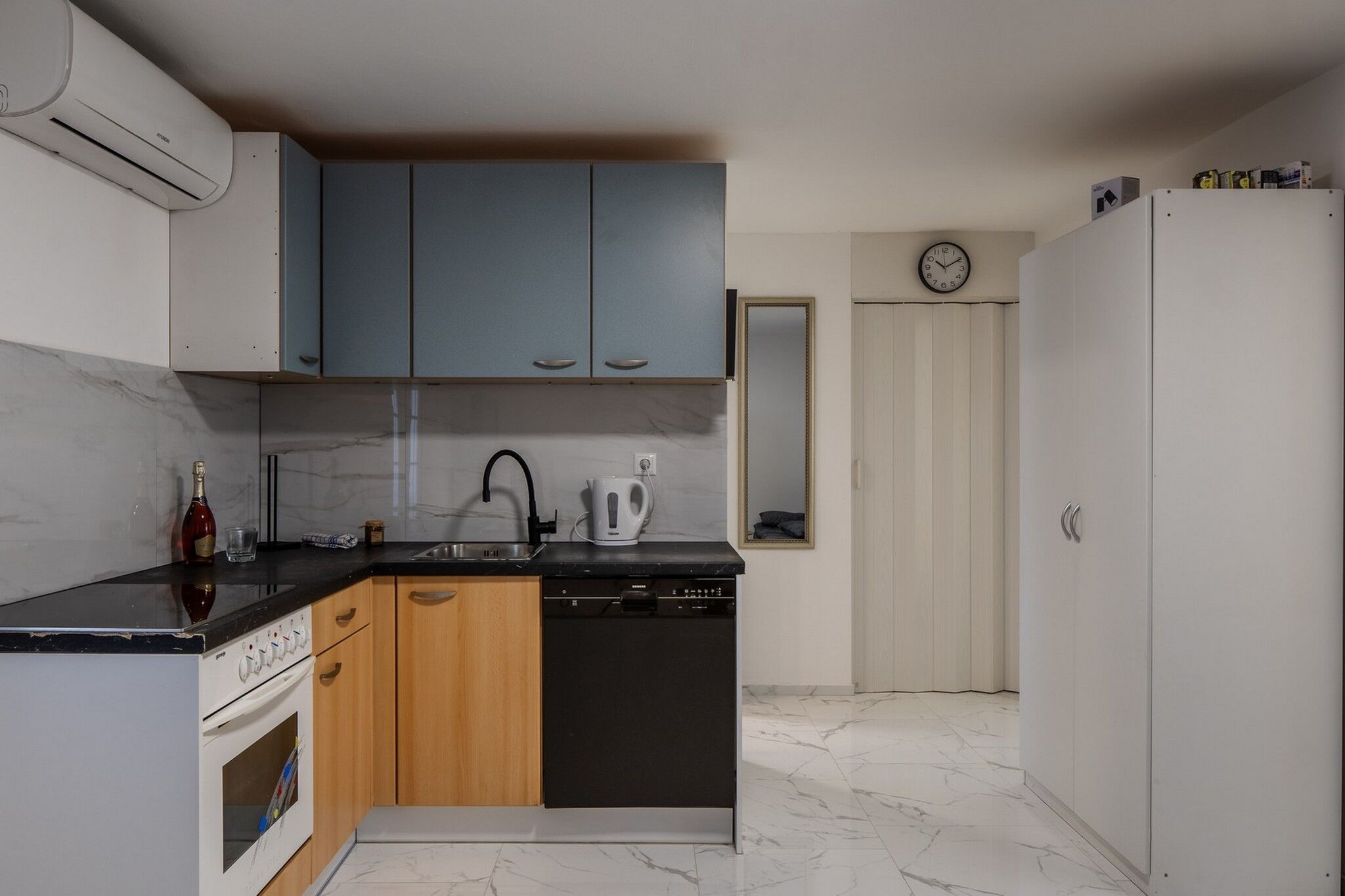 Apartments Kristija 11112-A1