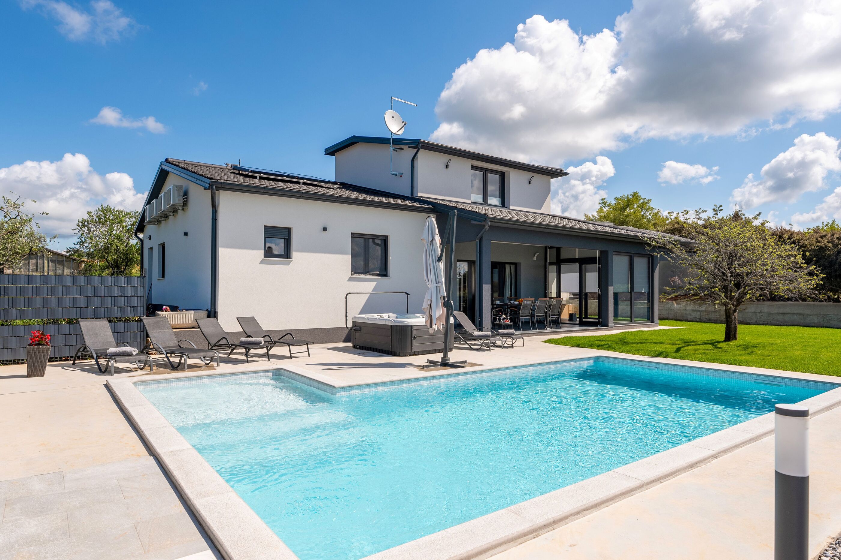 Villa Jasminka s bazenom i  whirlpool-om 63715-K1
