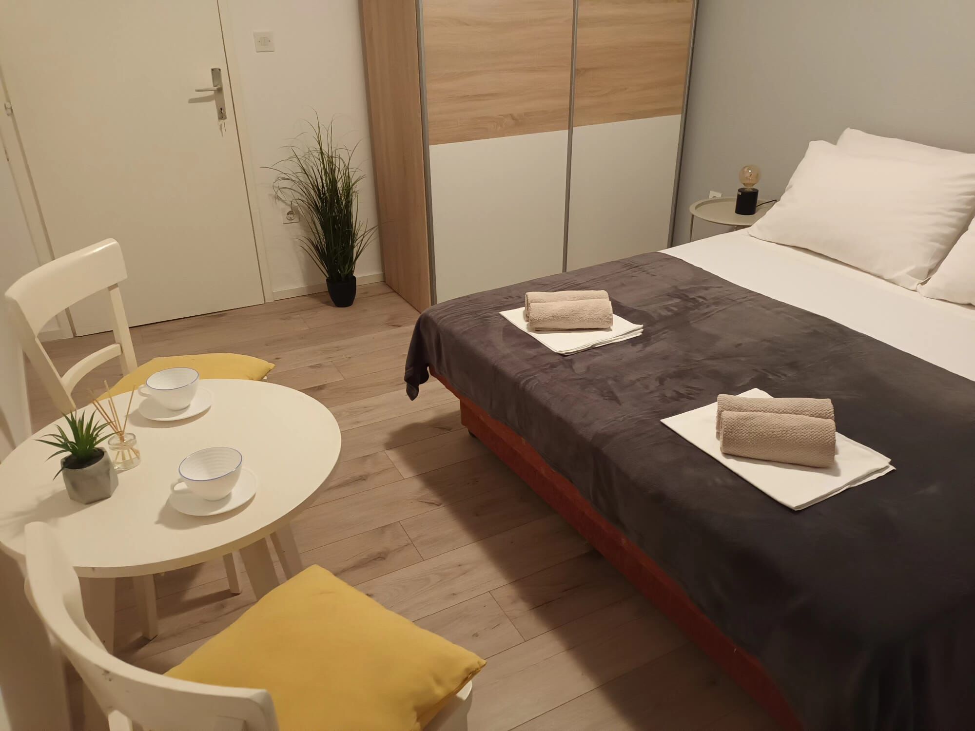 Apartments Marinko 57201-A1