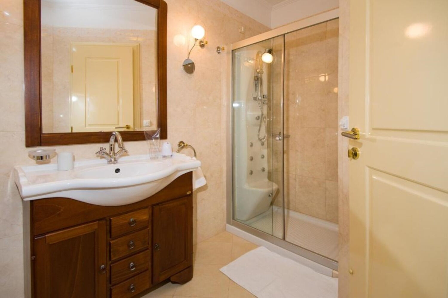 Apartments and Room Luxury dream 11116-A1