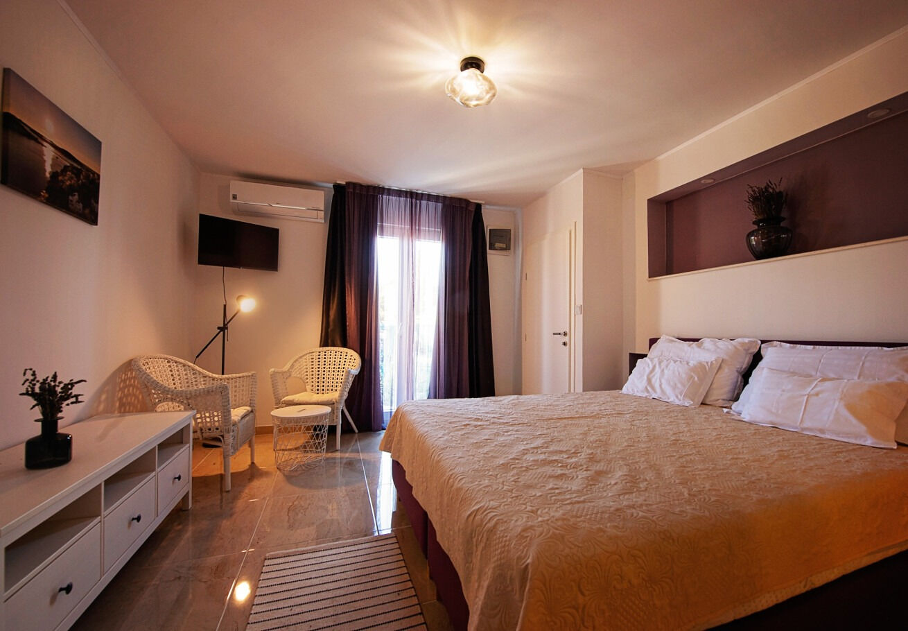 House Nepi 111161-K1
