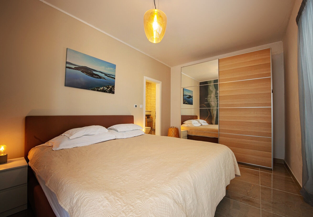 House Nepi 111161-K1