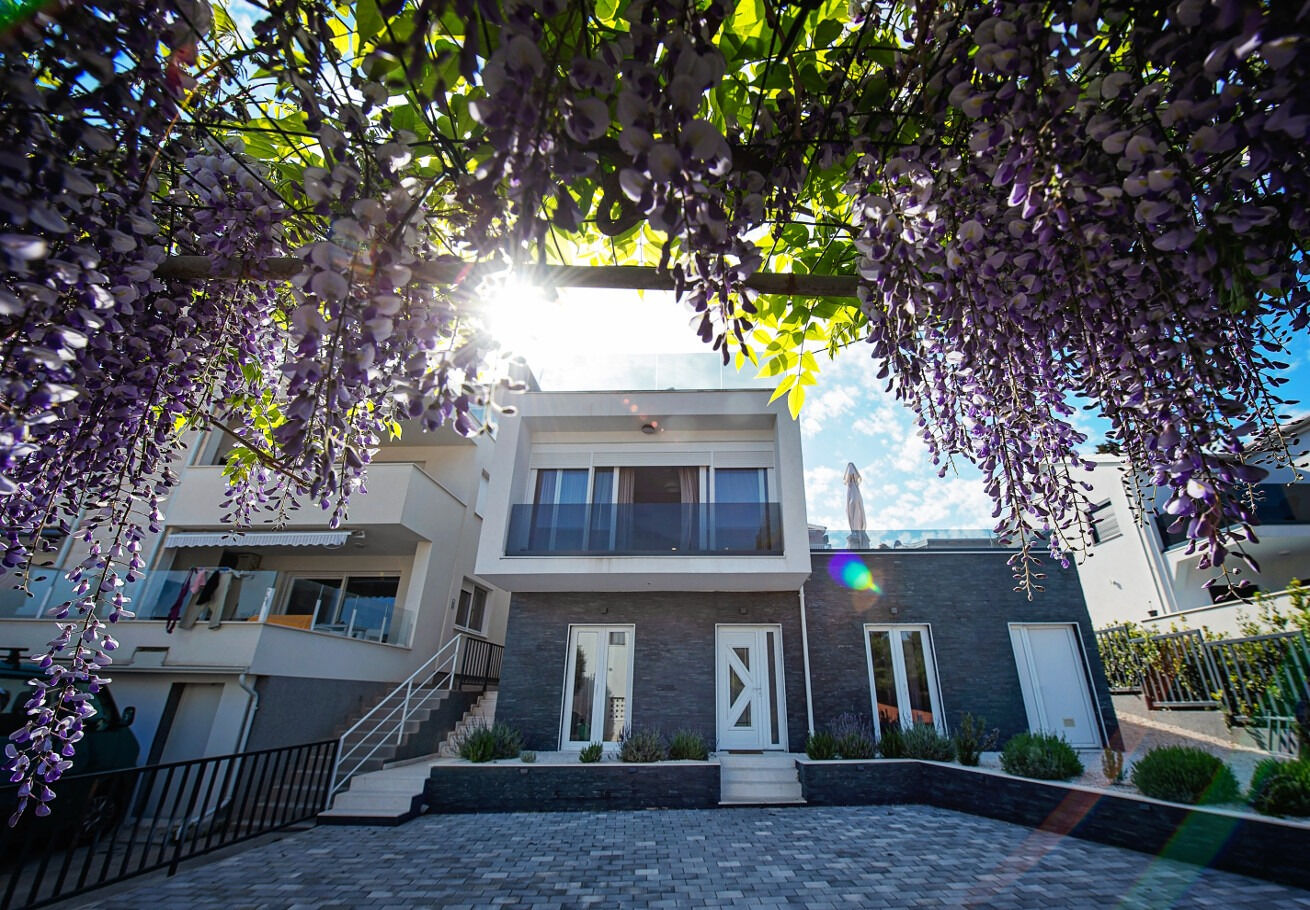House Nepi 111161-K1