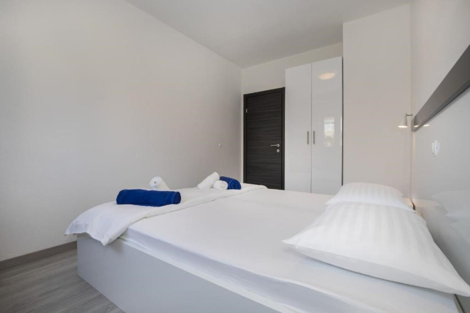 Apartments Ivan 111171-A1