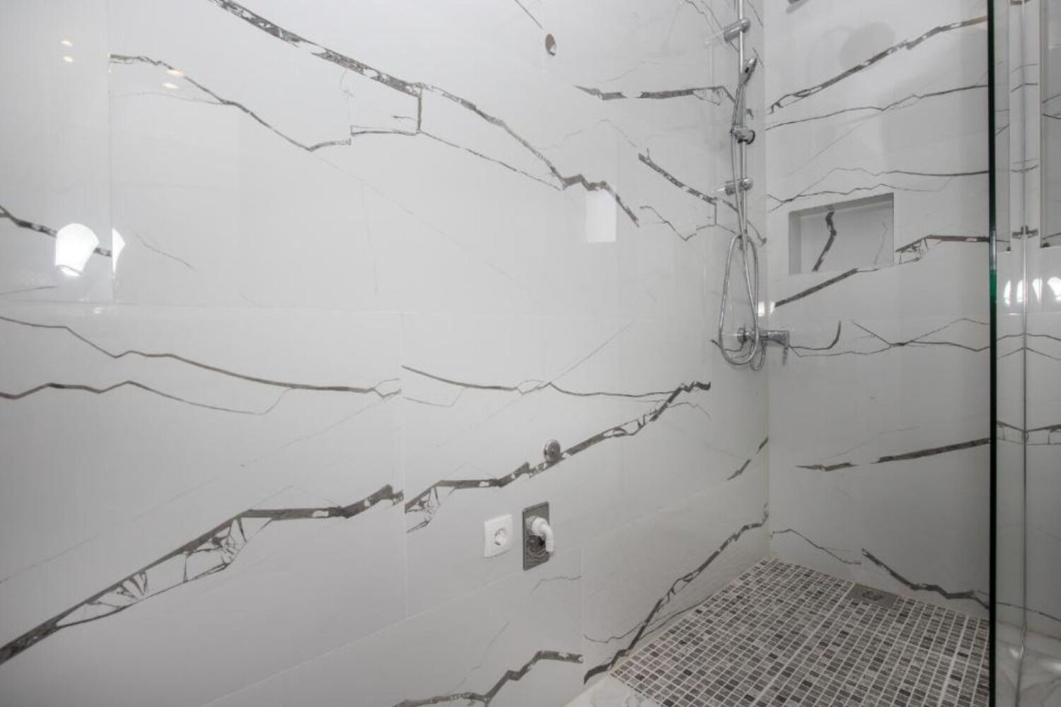 Apartments Ivan 111171-A1