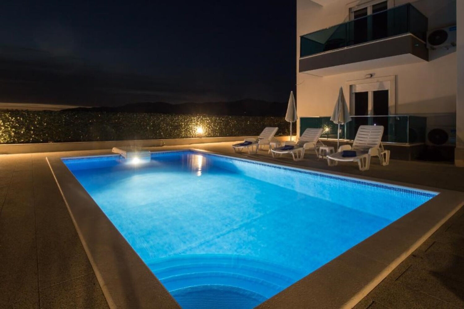 Apartments Ivan 111171-A1