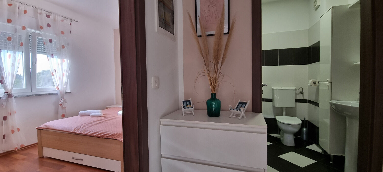 Apartment Mani 111211-A1