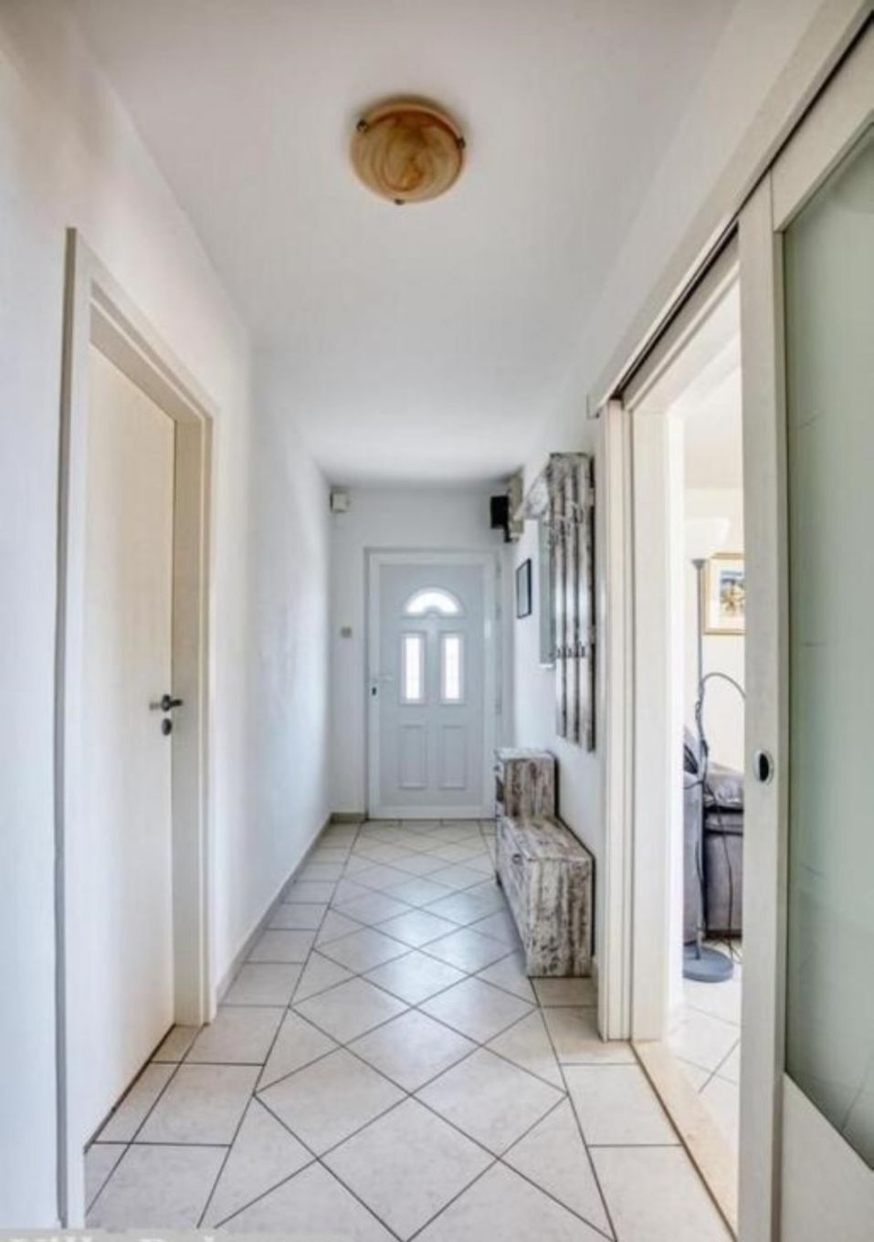 House Mirka 11135-K1