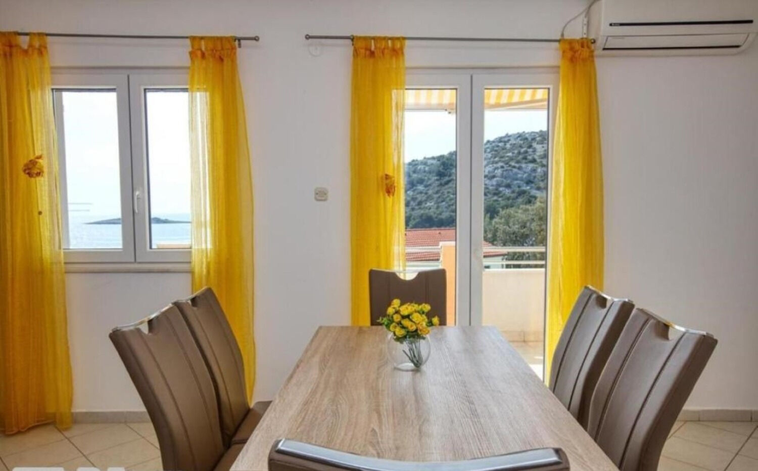 House Mirka 11135-K1