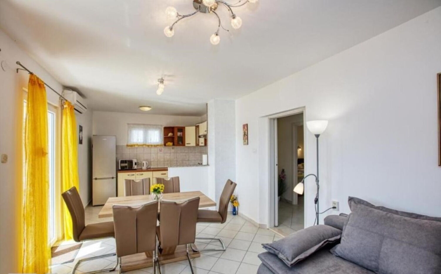 House Mirka 11135-K1
