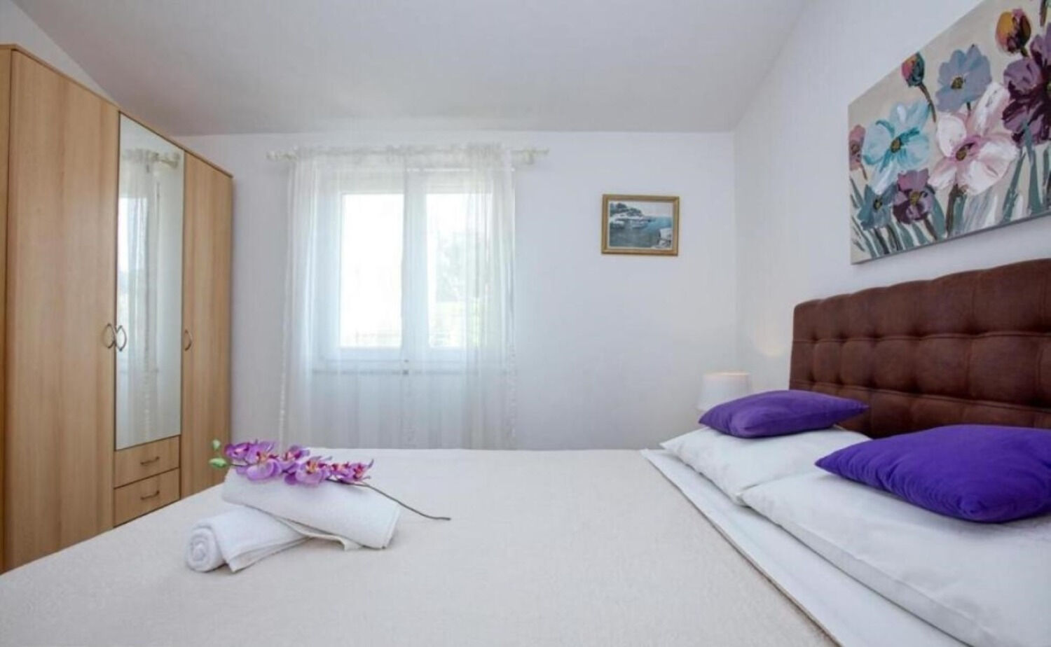 House Mirka 11135-K1