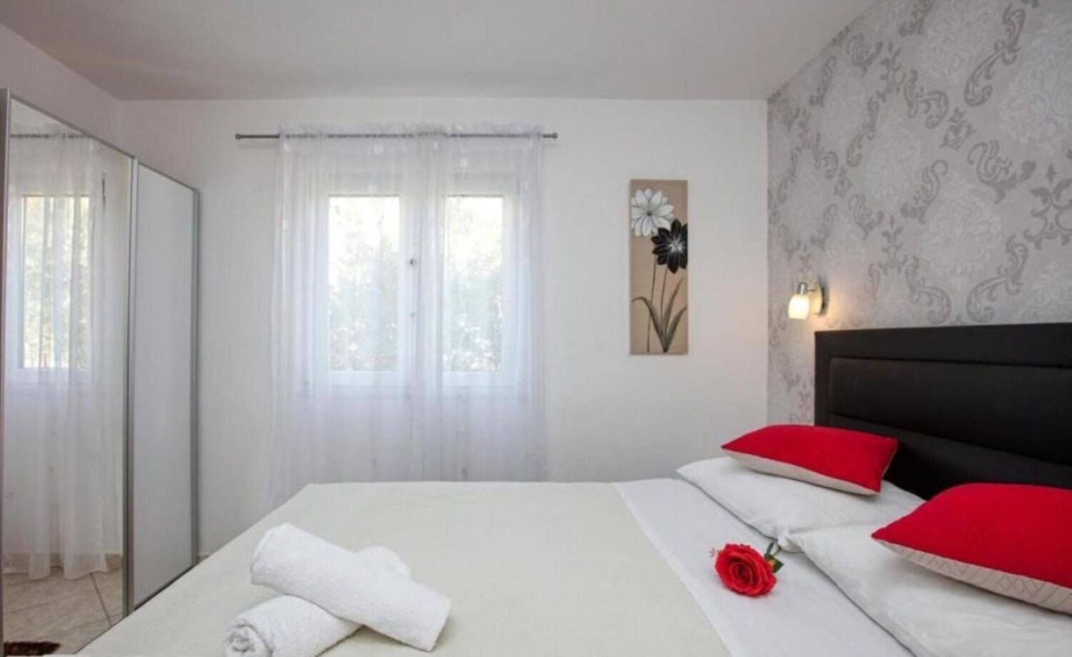 House Mirka 11135-K1