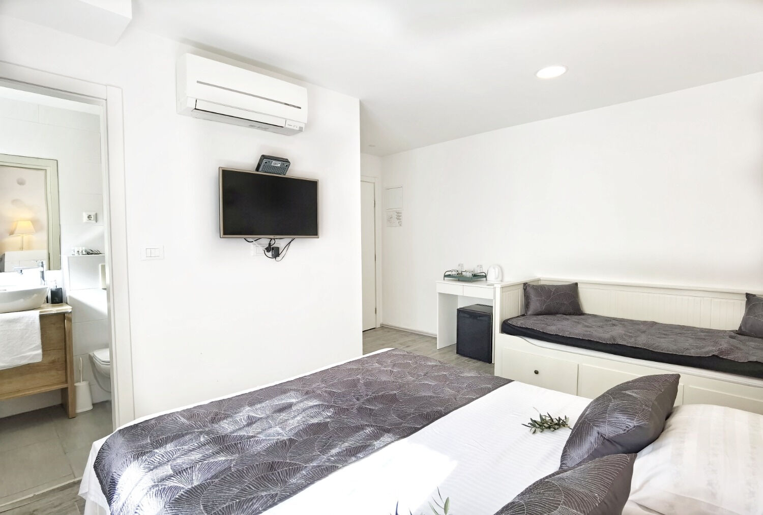 Room Boutique Rooms 111391-S3