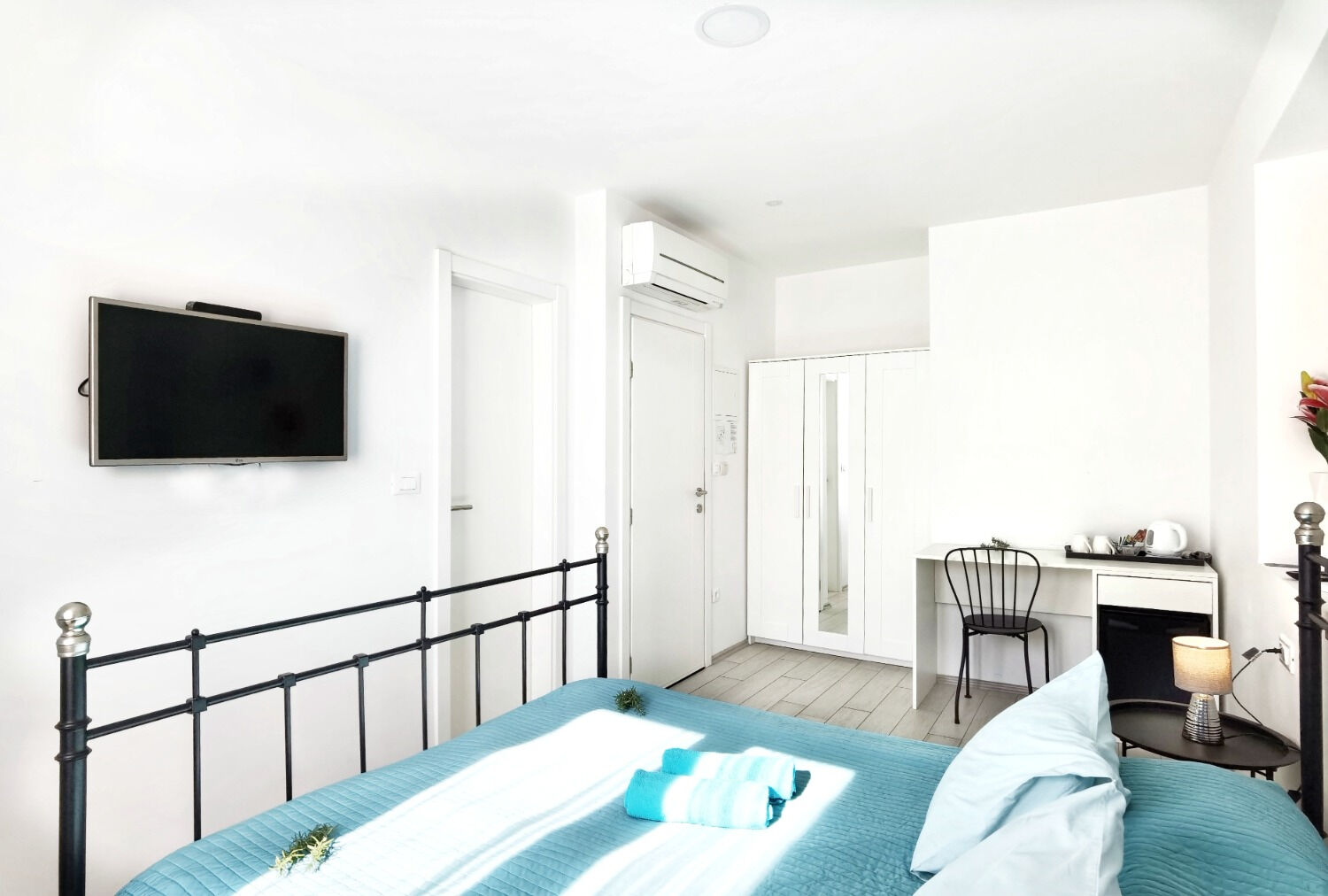Room Boutique Rooms 111391-S6