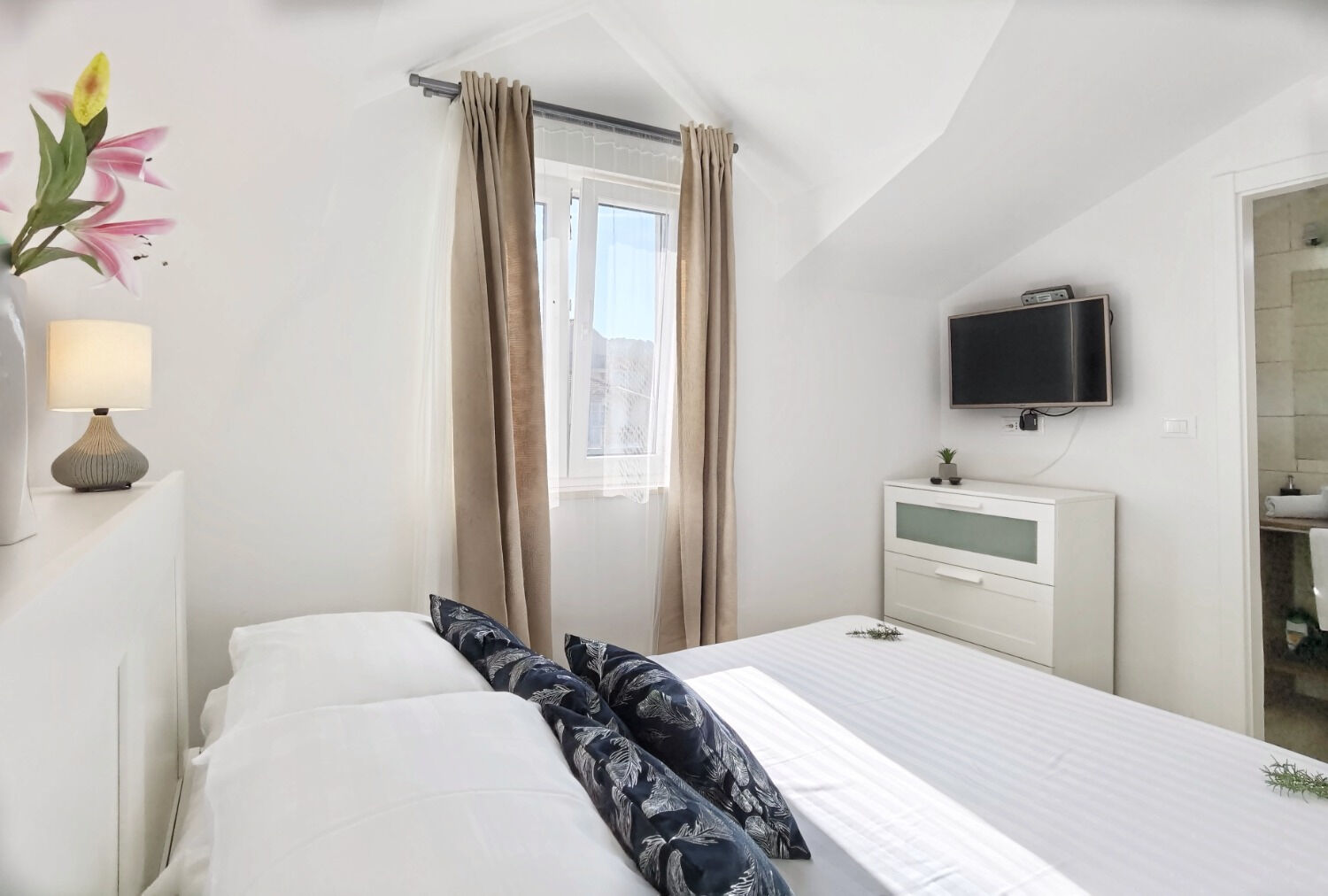 Room Boutique Rooms 111391-S8