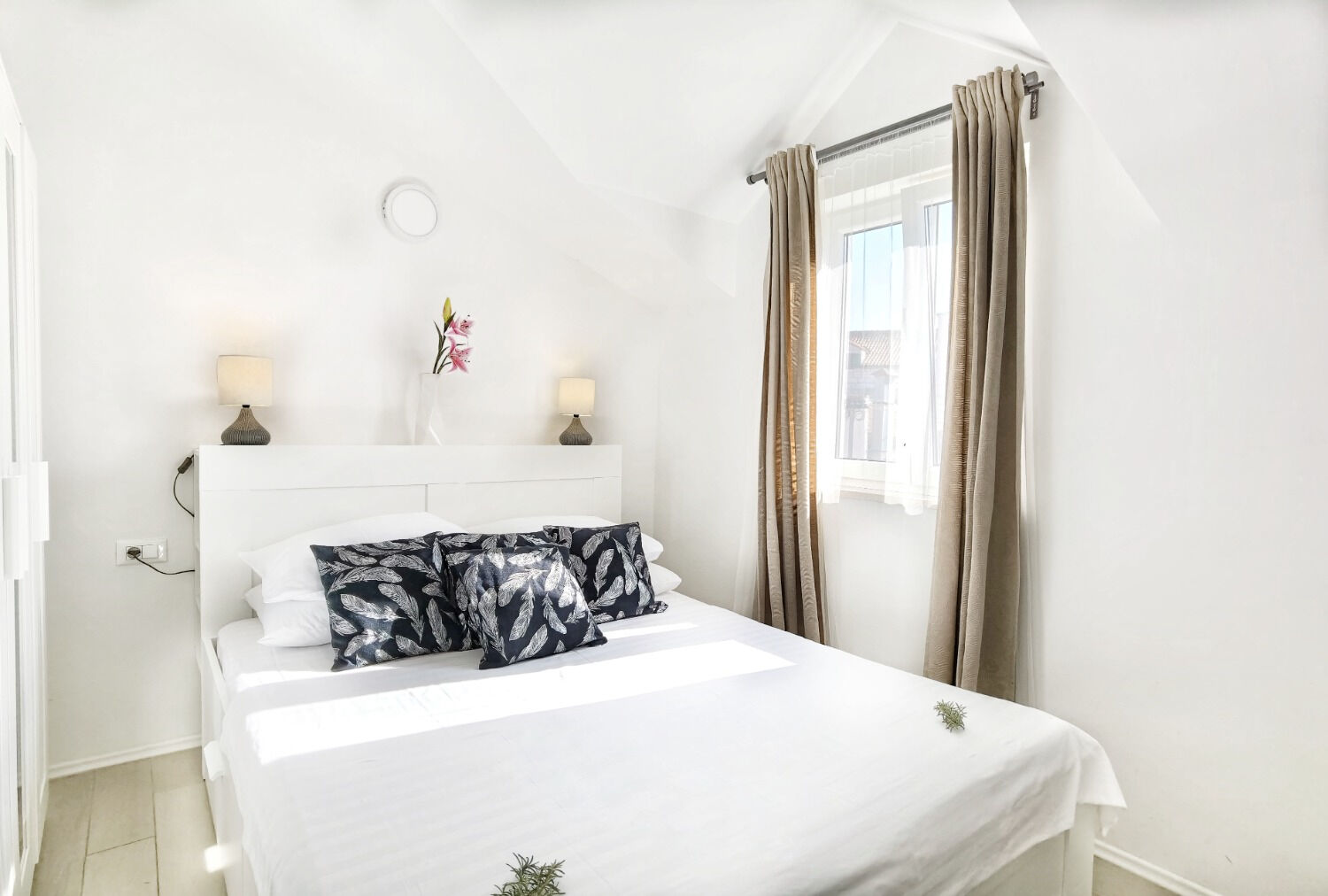 Room Boutique Rooms 111391-S8