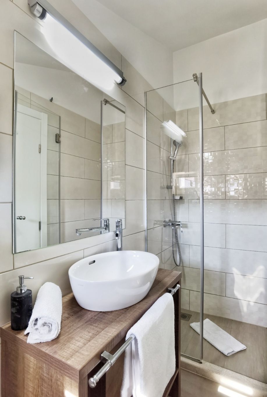 Room Boutique Rooms 111391-S8