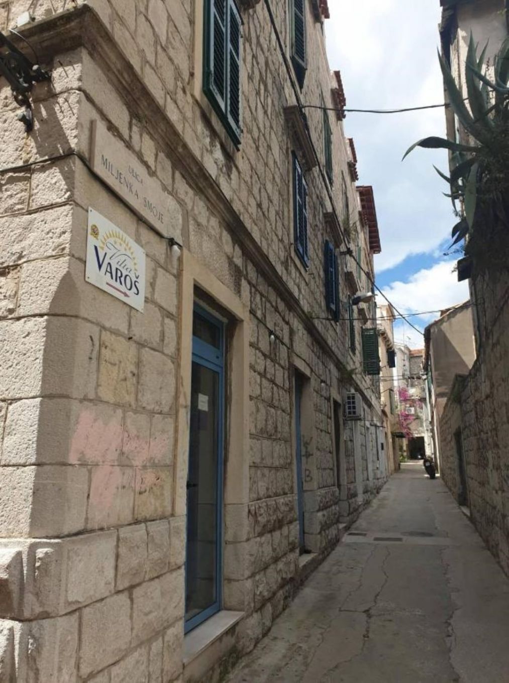 Apartments Iva 11147-A1
