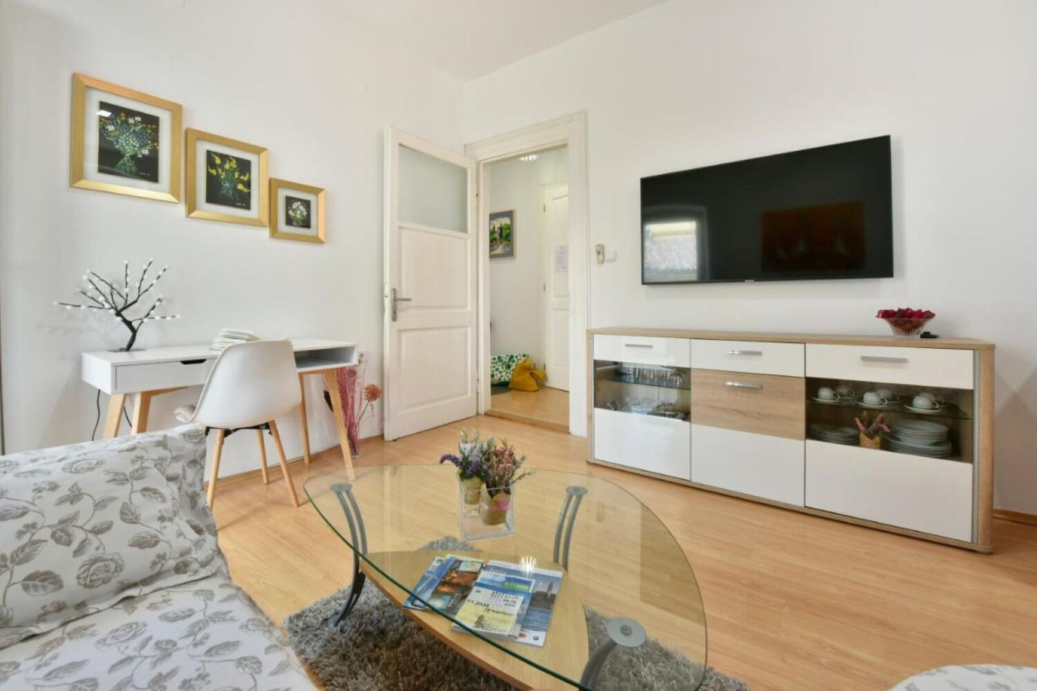 Apartment Ariana 111421-A1