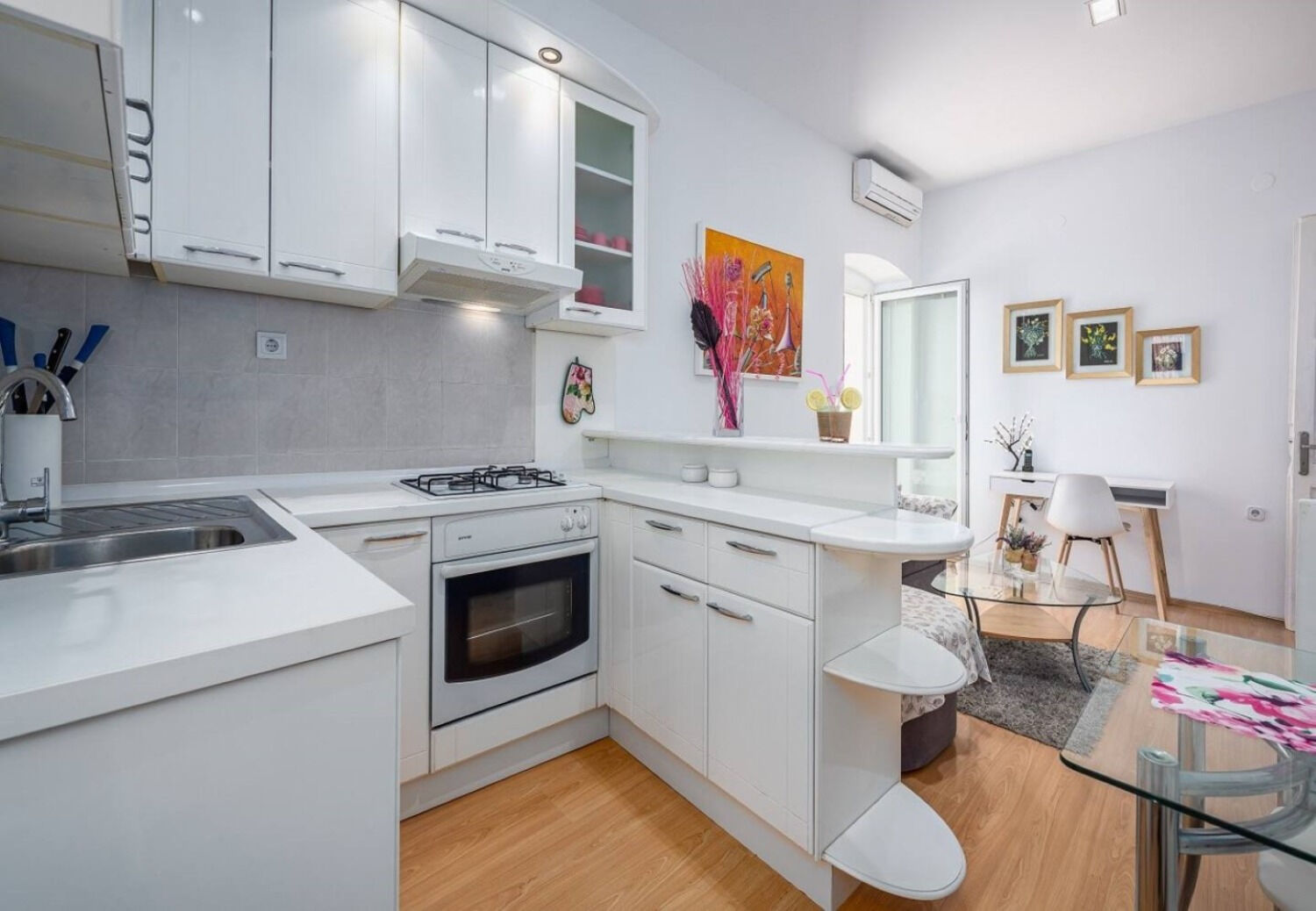 Apartment Ariana 111421-A1