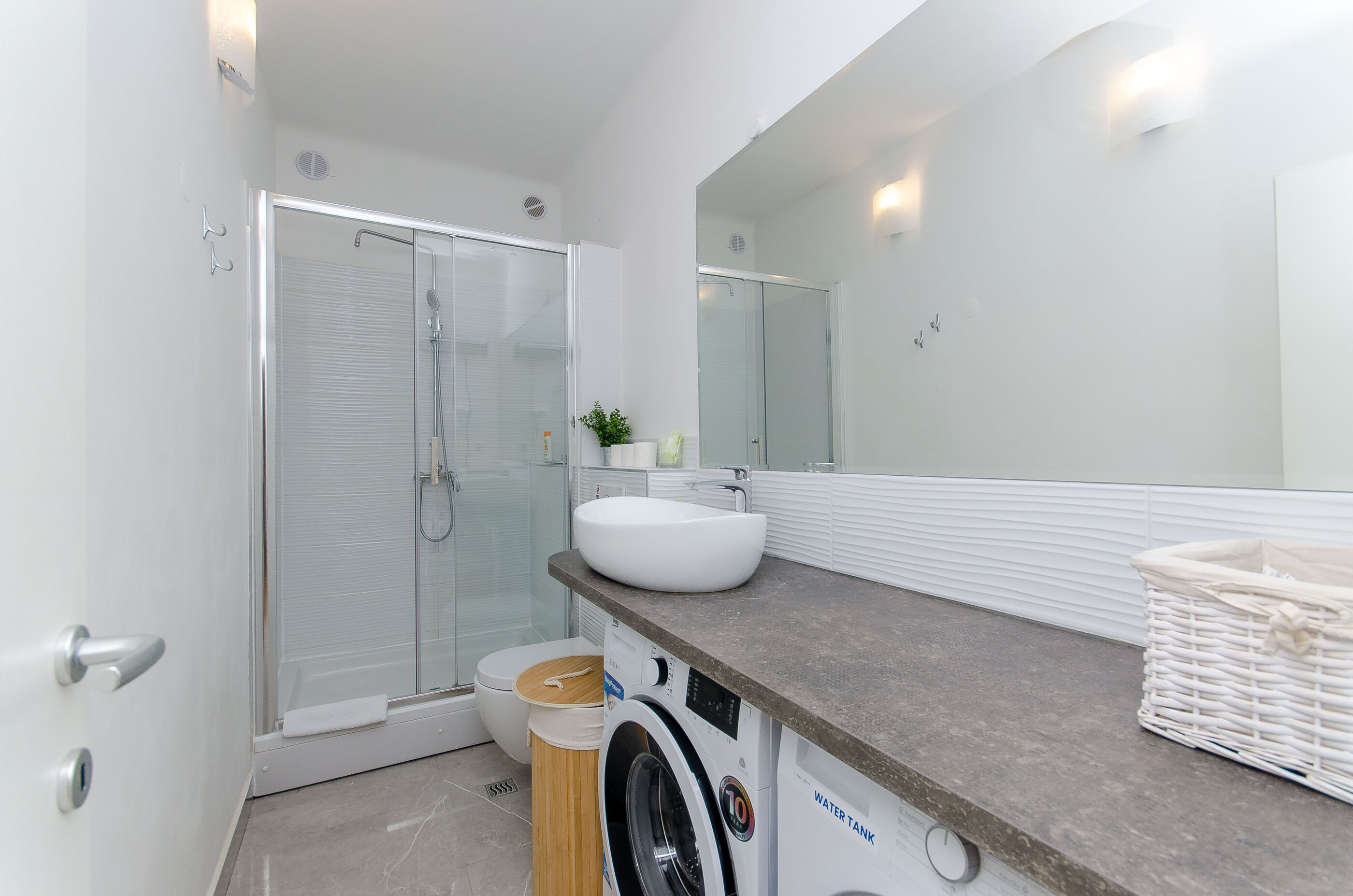 Apartment and Room Columbo 100261-A1