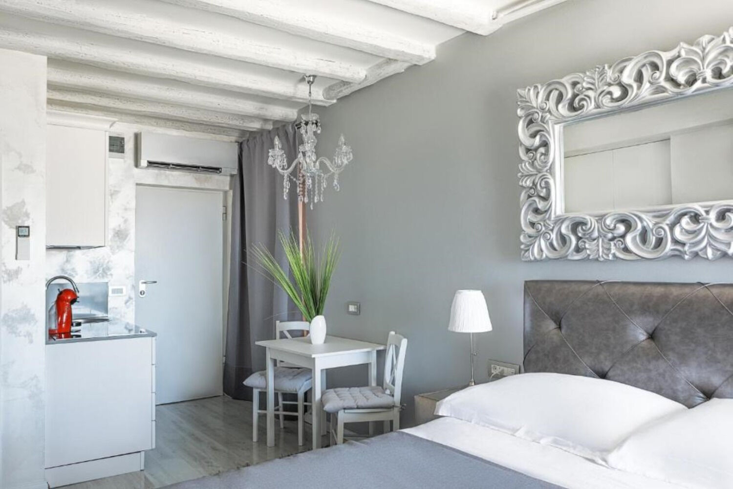 Apartments Regent 3 111651-A2