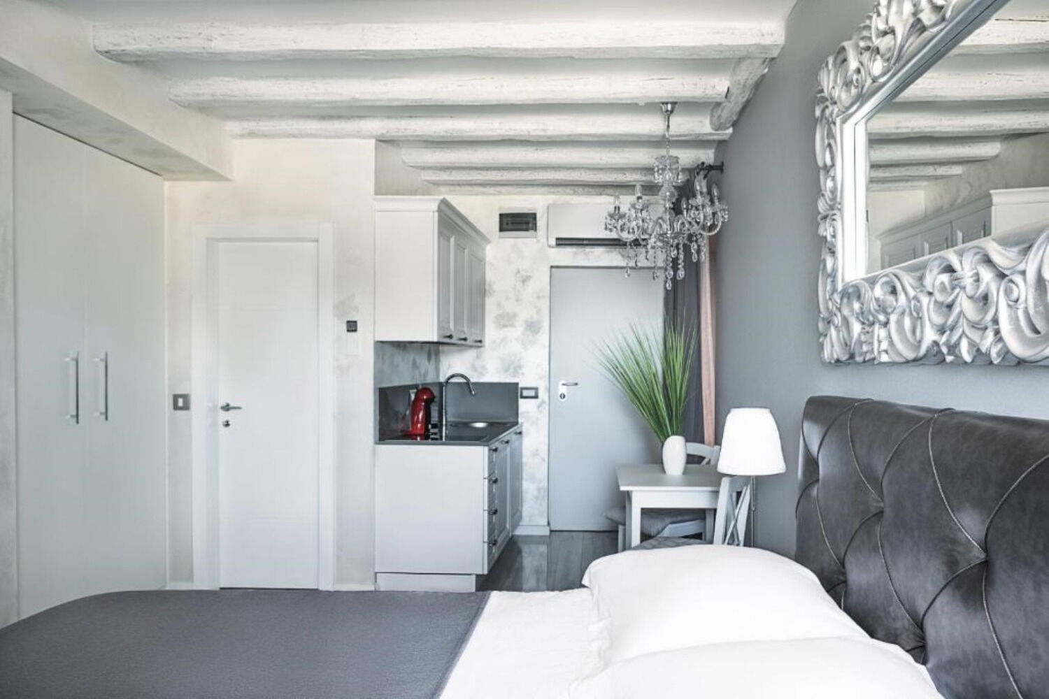 Apartments Regent 3 111651-A2