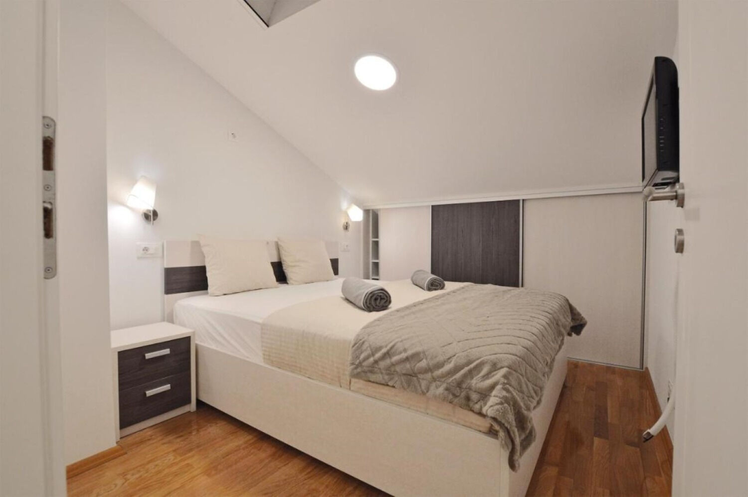 Apartment Leo 111761-A1