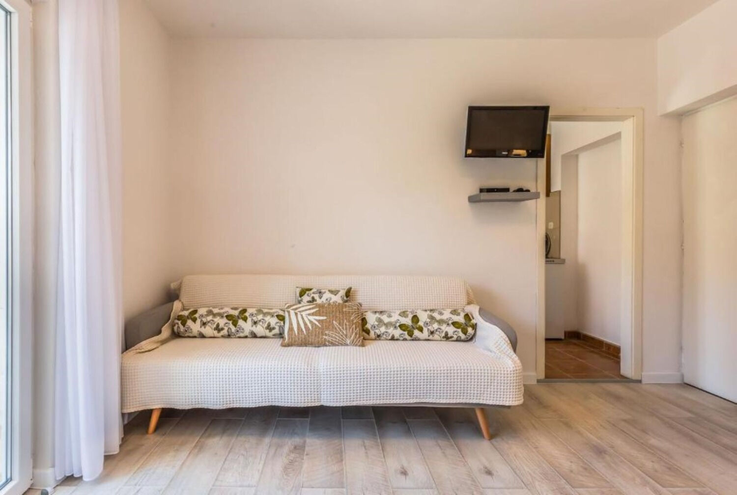 Apartments and Room Tattoo 111881-A2