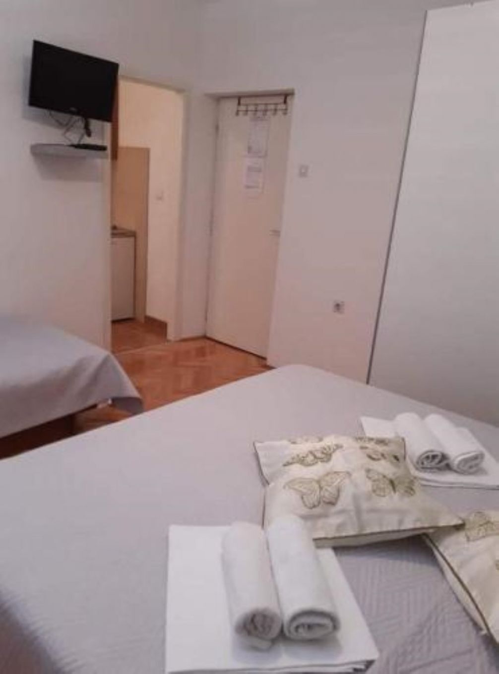 Apartments and Room Tattoo 111881-A5