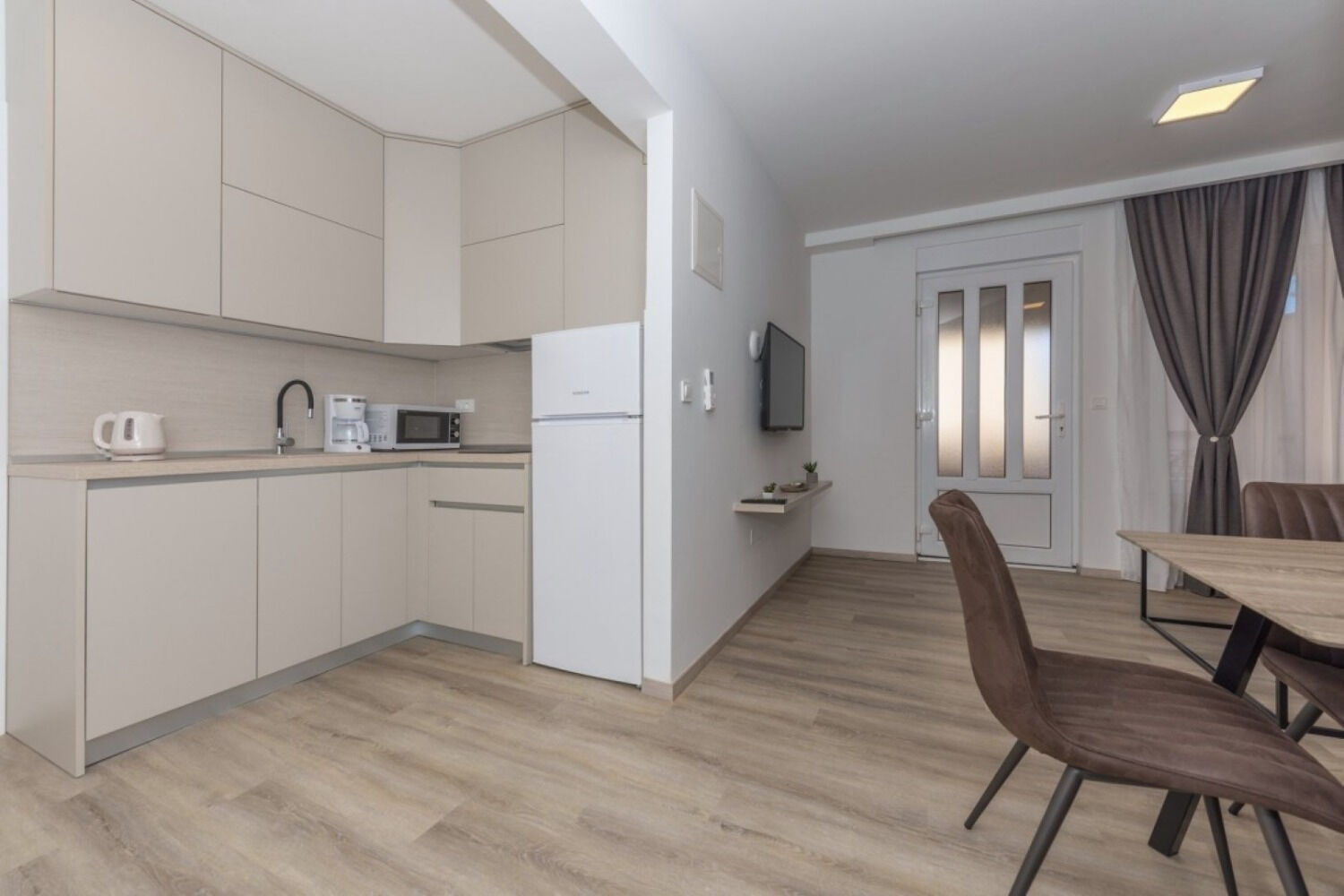 Apartments Mari 111891-A1