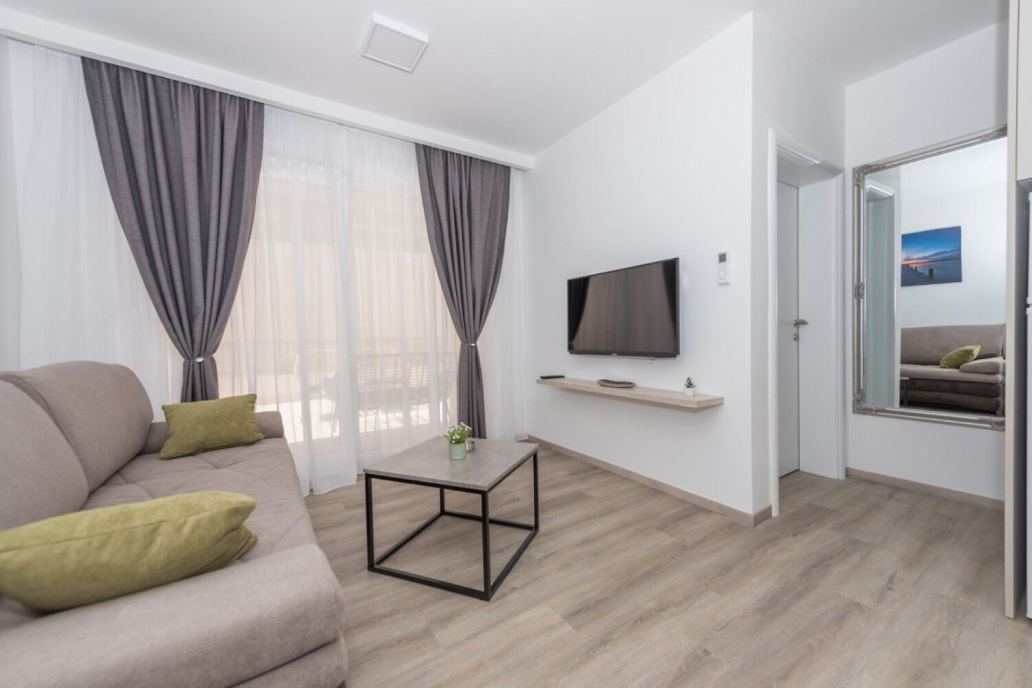 Apartments Mari 111891-A2