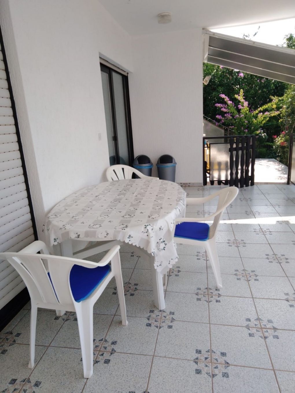 Apartments Tomy 11203-A1