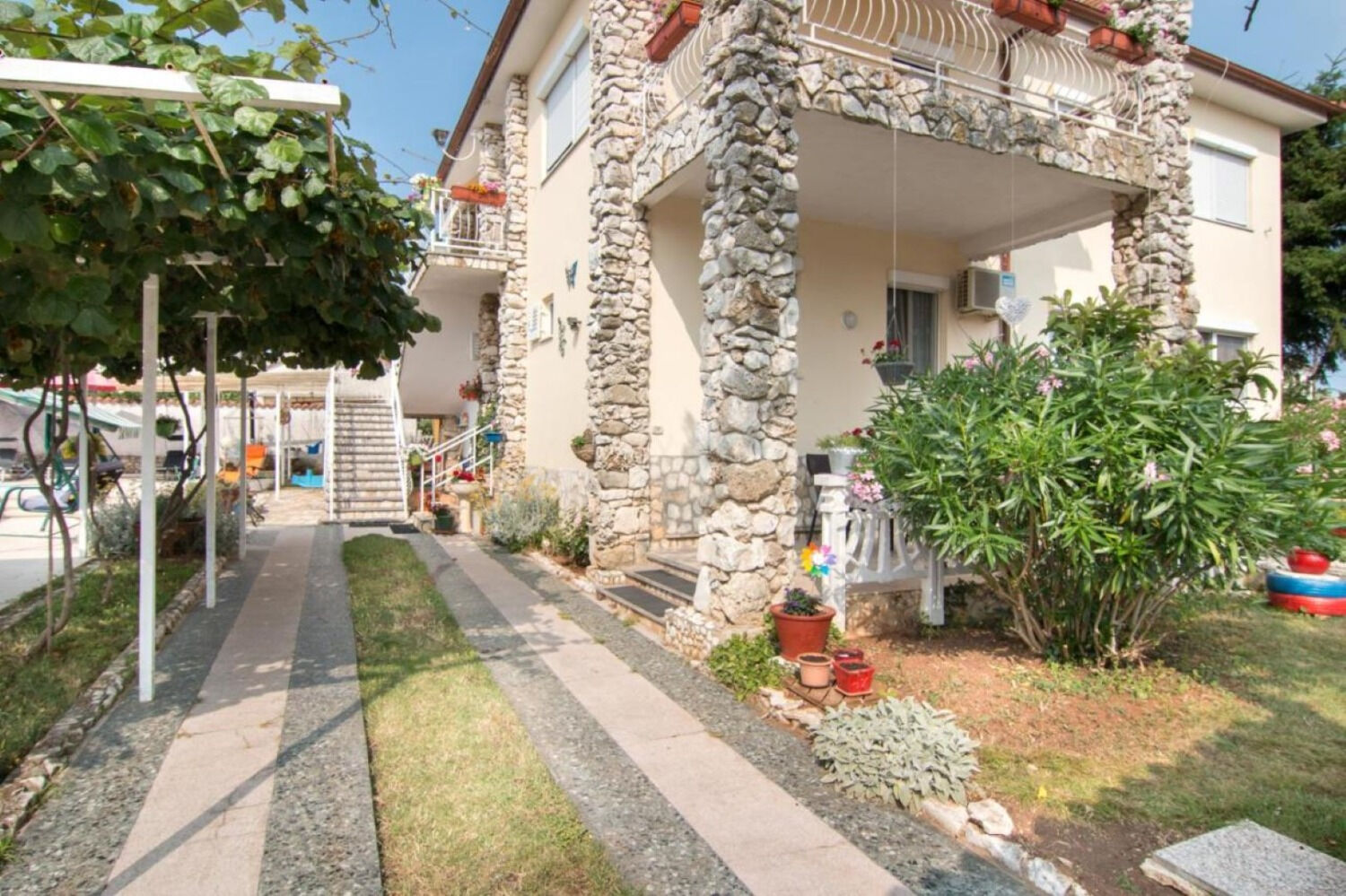 Apartments Nada 11206-A1