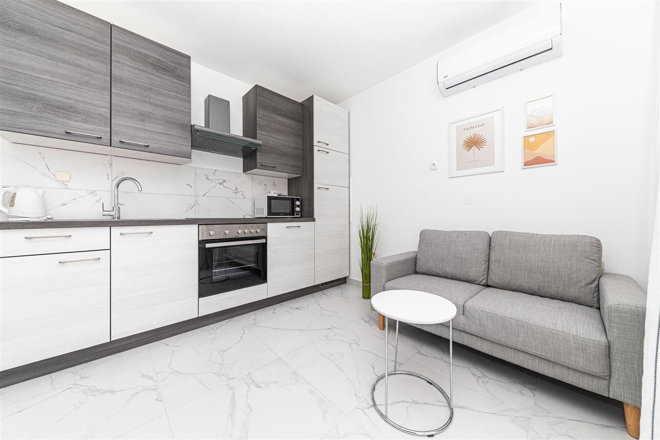Apartments Bozo 112021-A1
