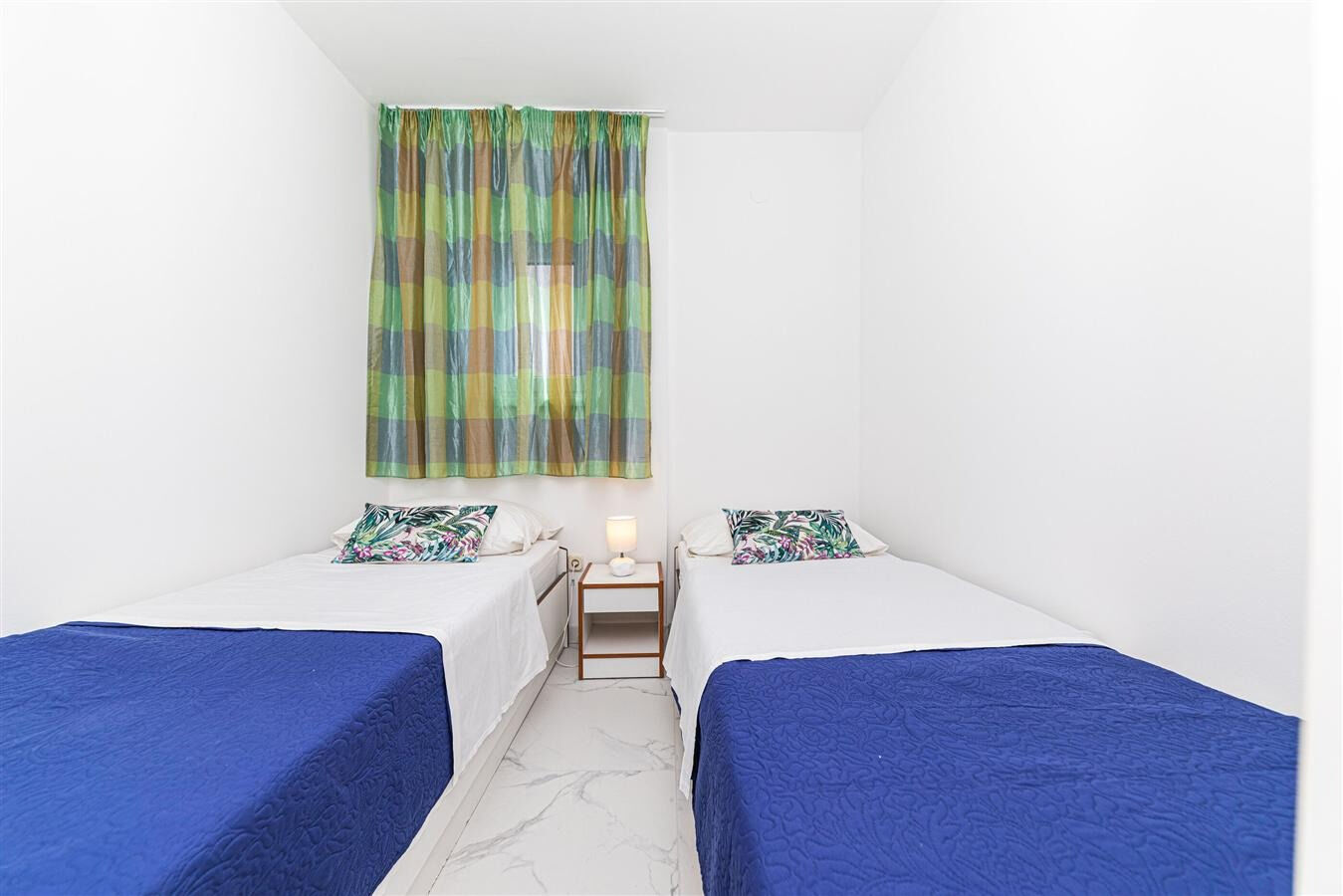 Apartments Bozo 112021-A1