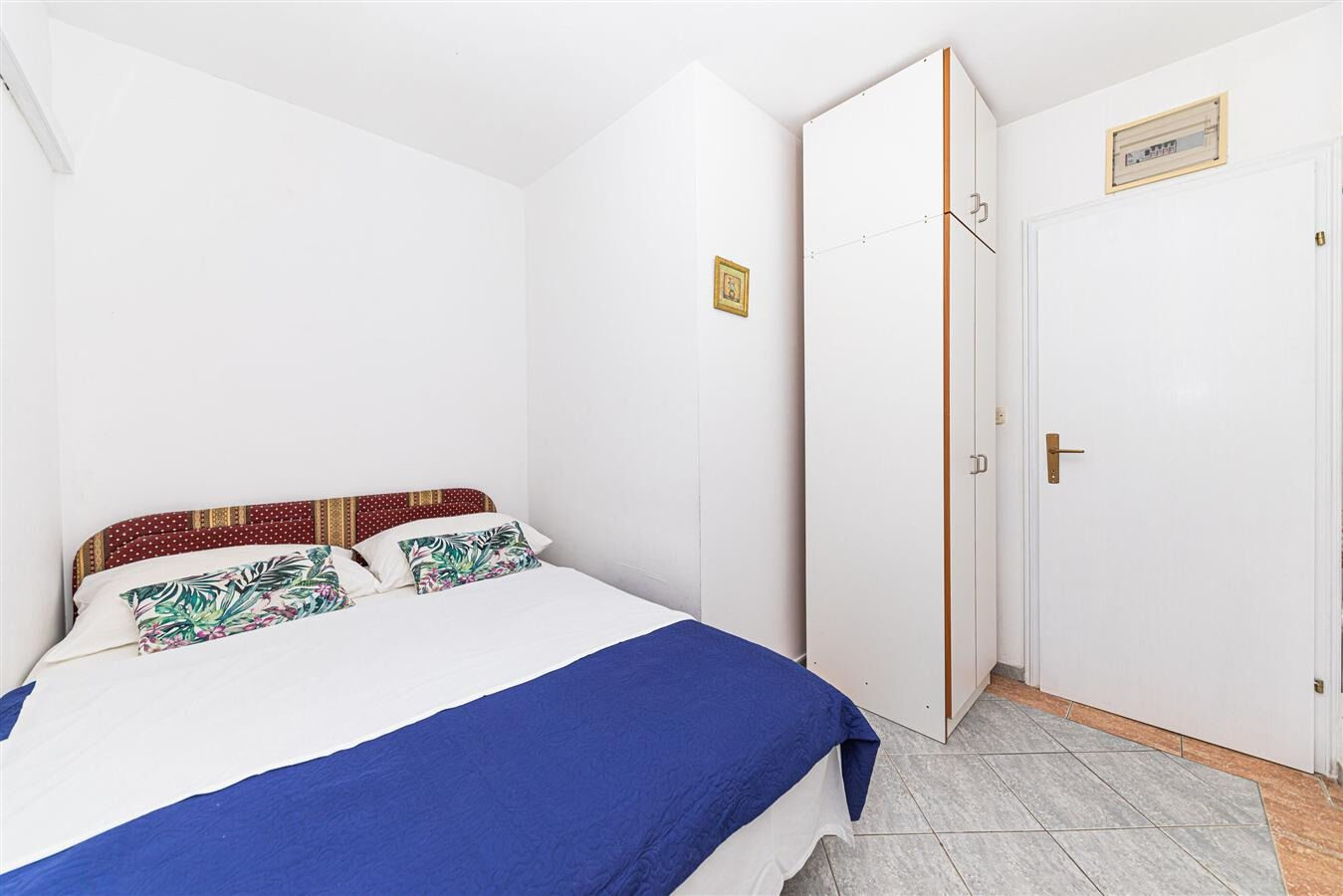 Apartments Bozo 112021-A2