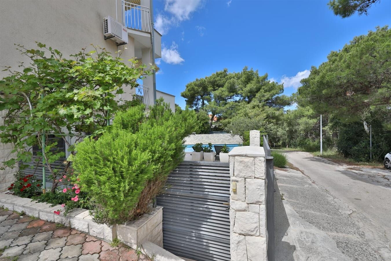 Apartments Bozo 112021-A2