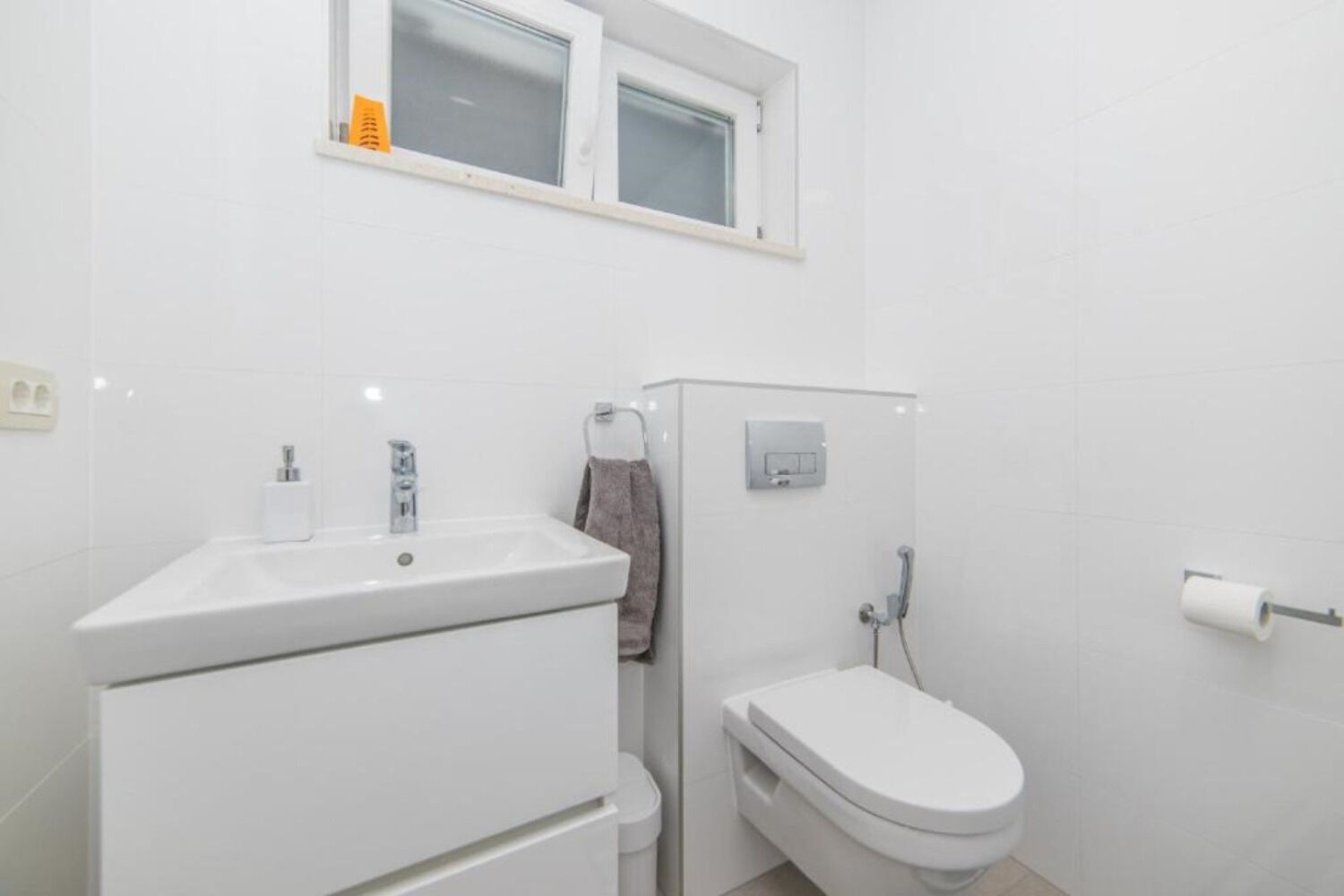 House Vedran 112671-K1